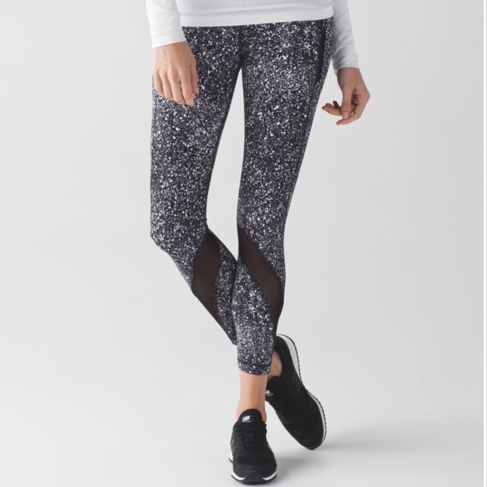 LULULEMON Inspire Tight II